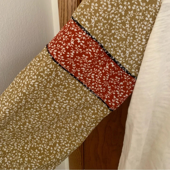 Promesa Floral Sleeve Blouse - Picture 2 of 7